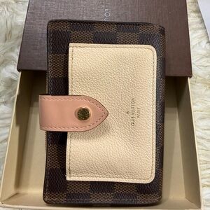 Louis Vuitton Juliet Bifold DE wallet with Box Microchip! NFC